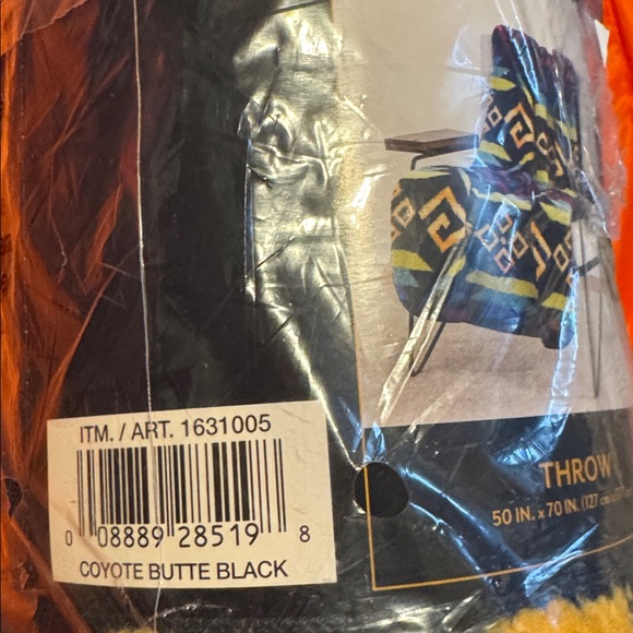 New Pendleton Coyote Bitte Sherpa Throw-Cobertor- 50 IN x 70 IN - Picture 5 of 5